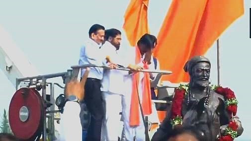 In the presence of Chief Minister Shinde, Jarange Patil concludes his fast, offering garlands to the Shivaji statue, following the government's acceptance of key Maratha quota demands.