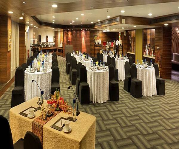 Discover-Luxury-and-Convenience-at-Sahara-Star-Premier-Banquet-Halls-and-Business-Centre-Near-Mumbai-Airport